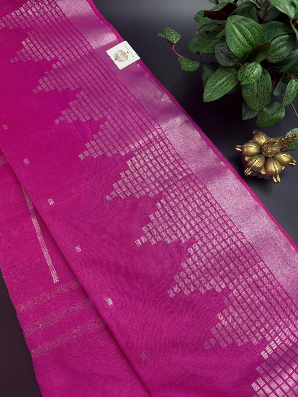 Bengal cotton Rani pink sarees with elegant Border