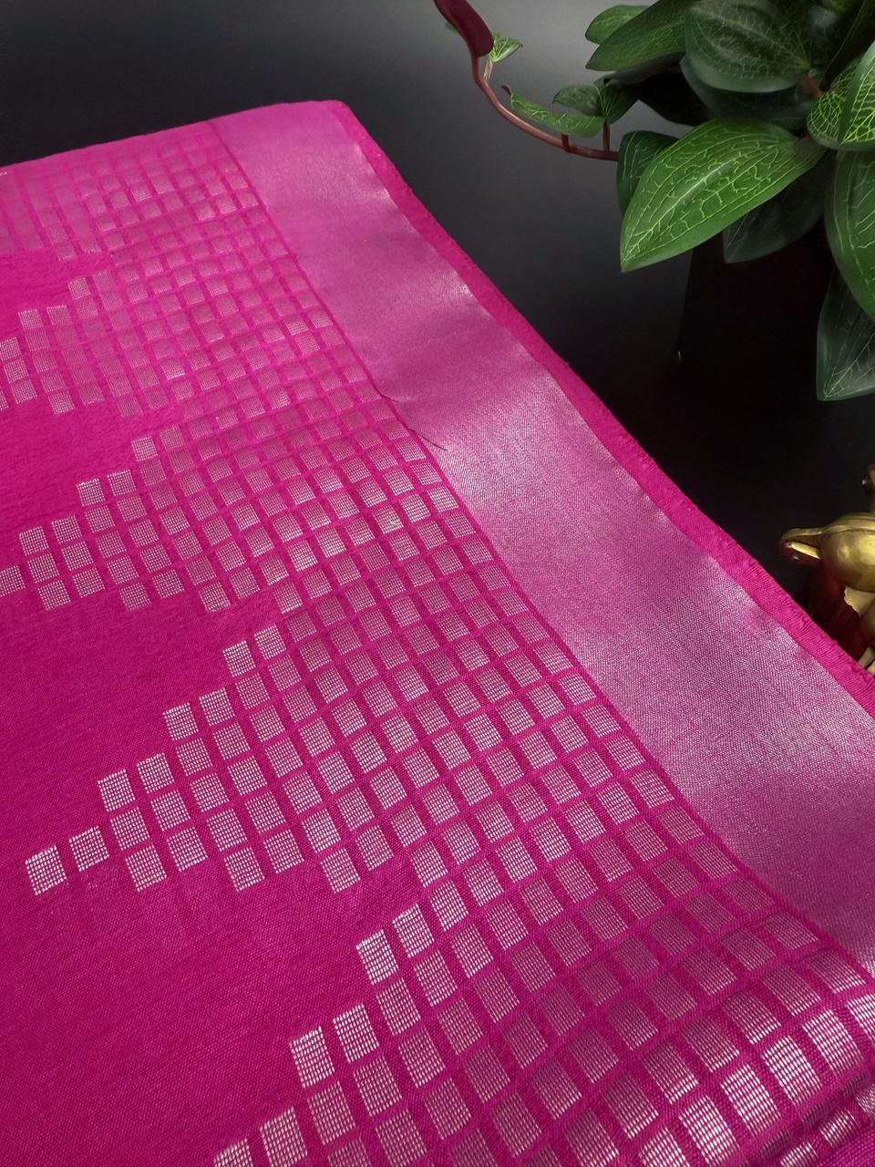 Bengal cotton Rani pink sarees with elegant Border