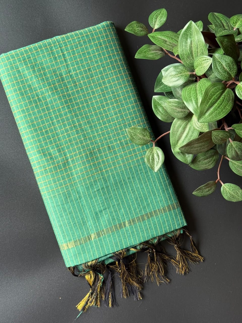 Green Arani Silk Cotton Saree With Zari Border